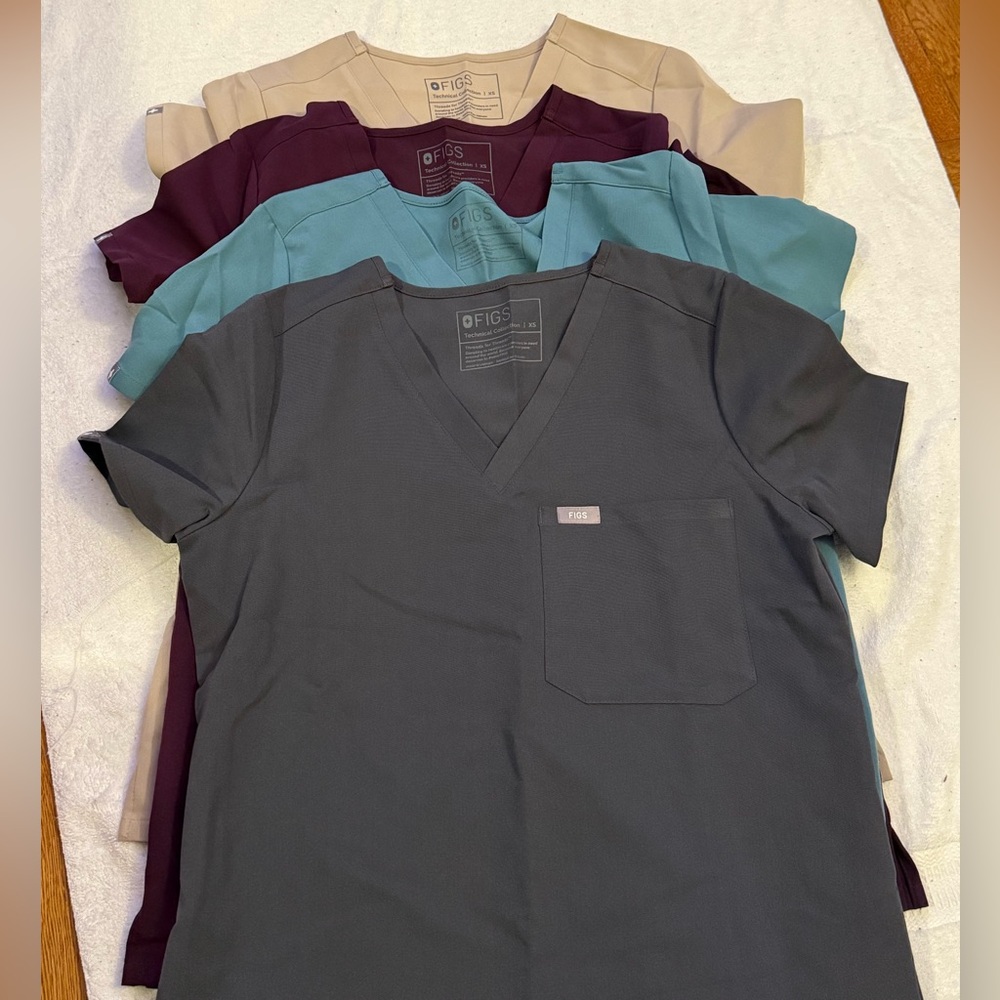 Figs women’s scrubs top set of 4 size XS - Picture 1 of 16